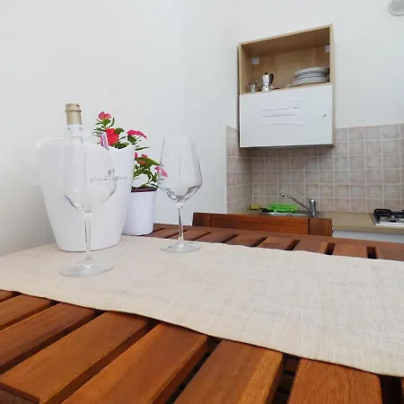 Tonnarella Guest house *